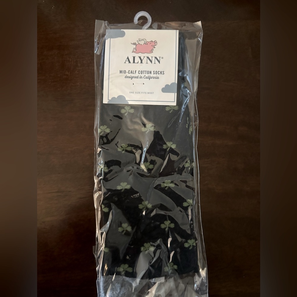 THREE LEAF CLOVER - LUCKY MENS DRESS SOCKS